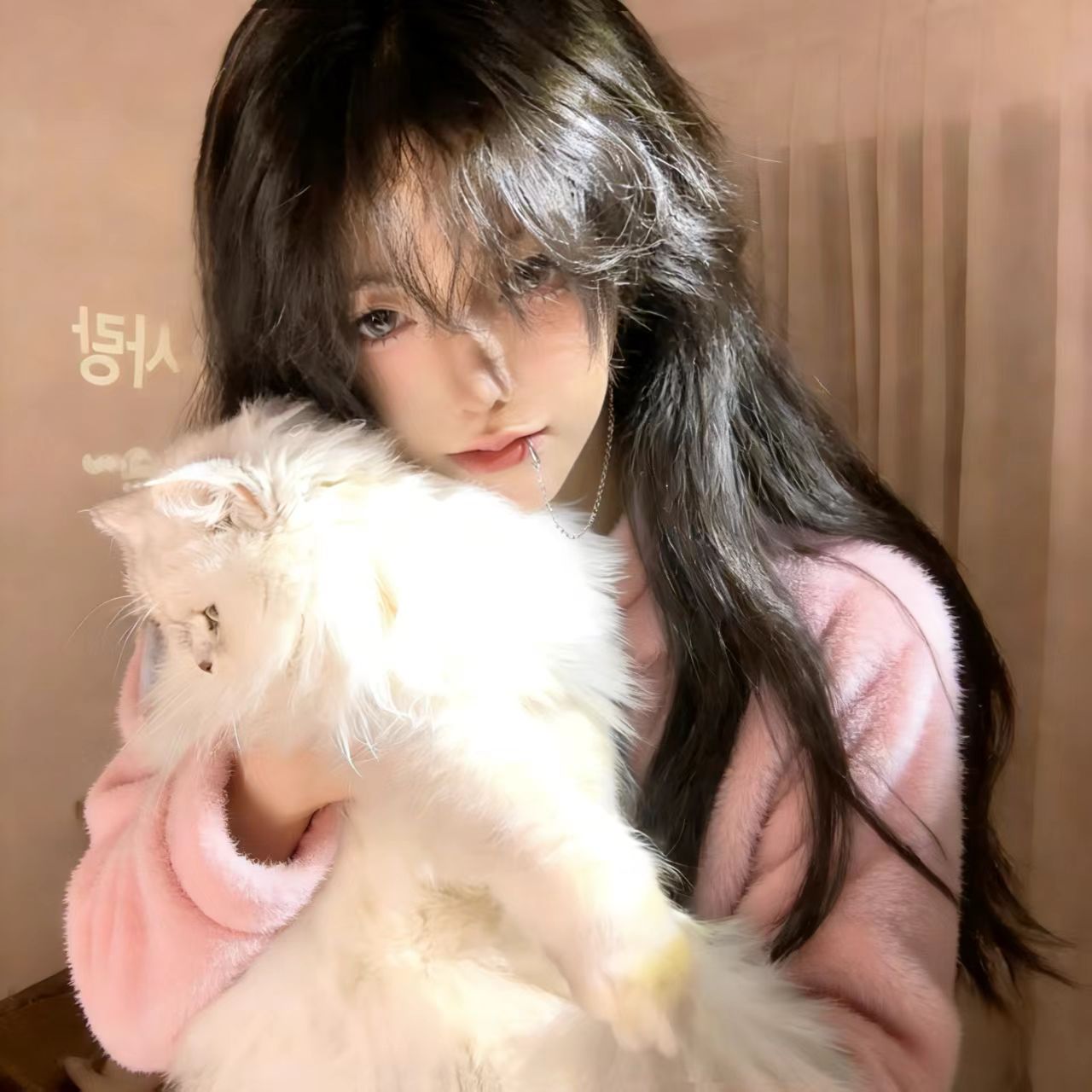 糖爹现象透视：甜蜜陷阱与青春代价